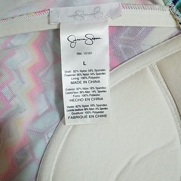 Jessica Simpson Cheveron Patterned Bikini Top (L) - Picture 5 of 5